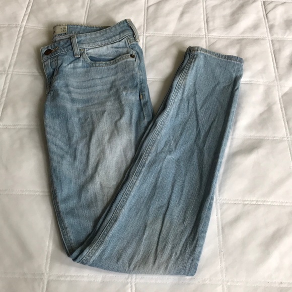 Light Wash Skinny Jeans - Picture 1 of 3